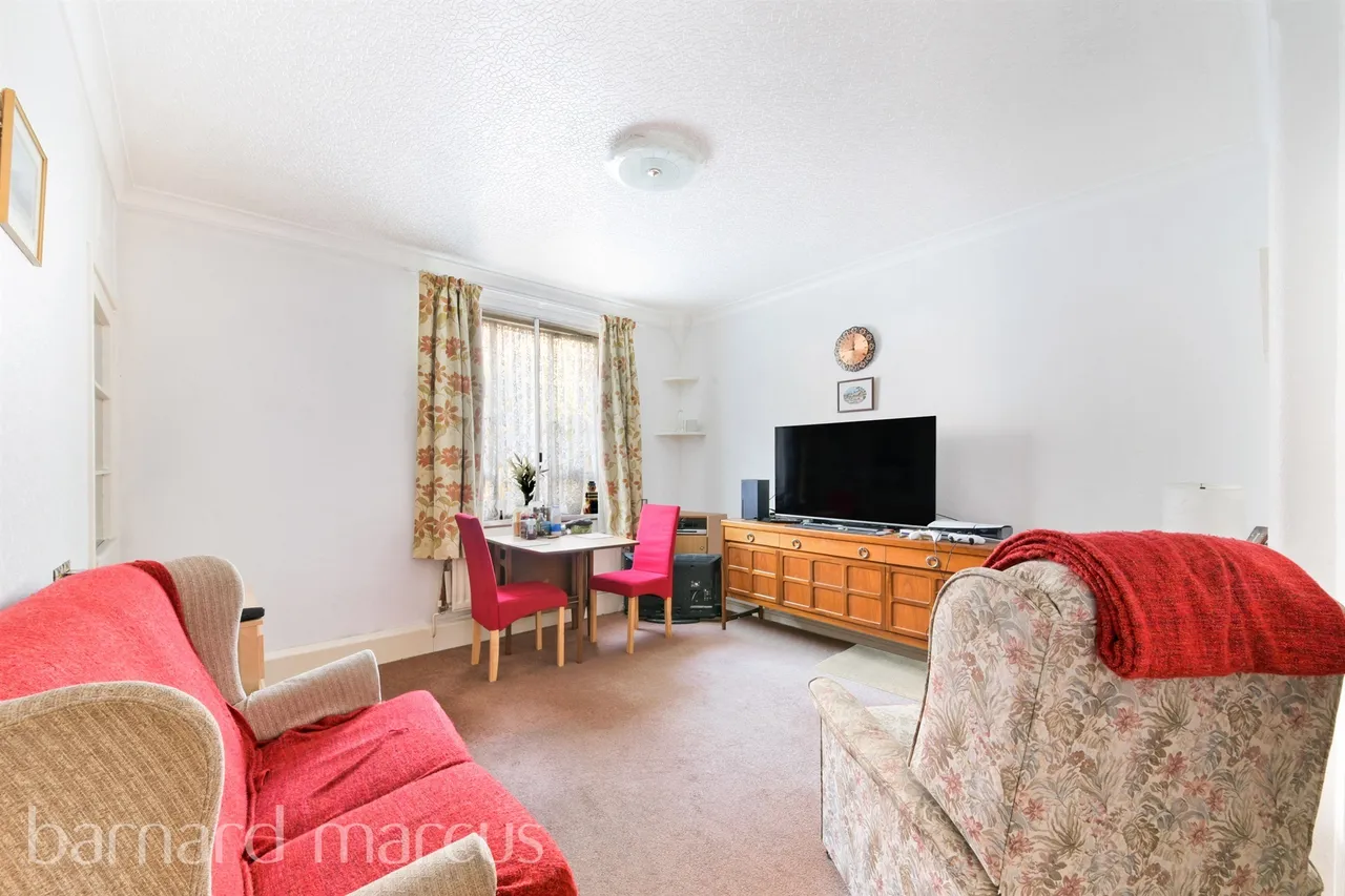 2 bed flat for sale — Vermont Road, London