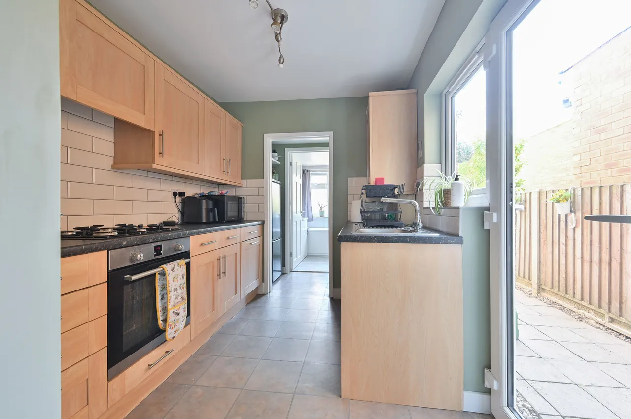 14 Cassiobridge Road, Watford, photo 11
