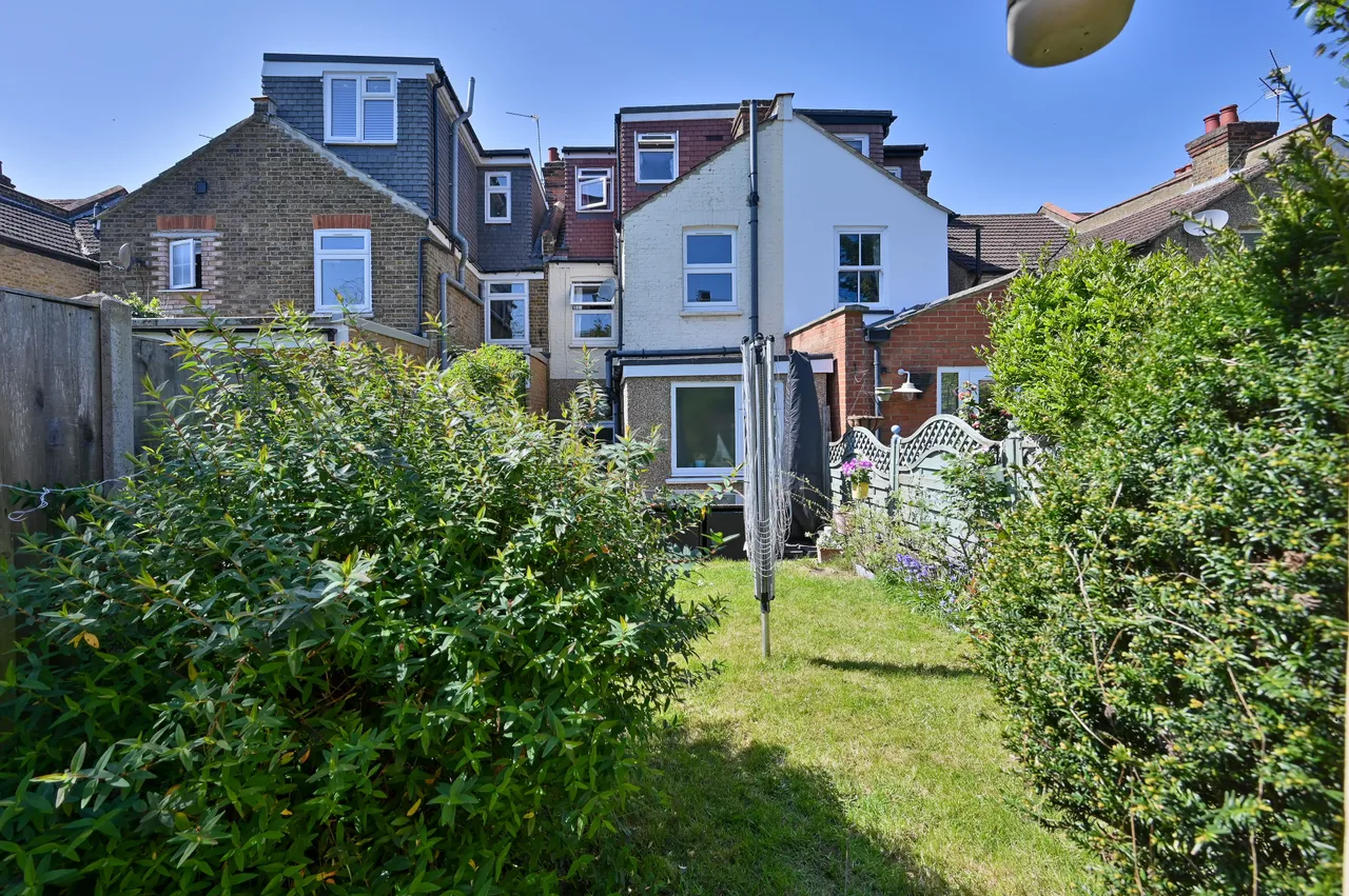 14 Cassiobridge Road, Watford, photo 6