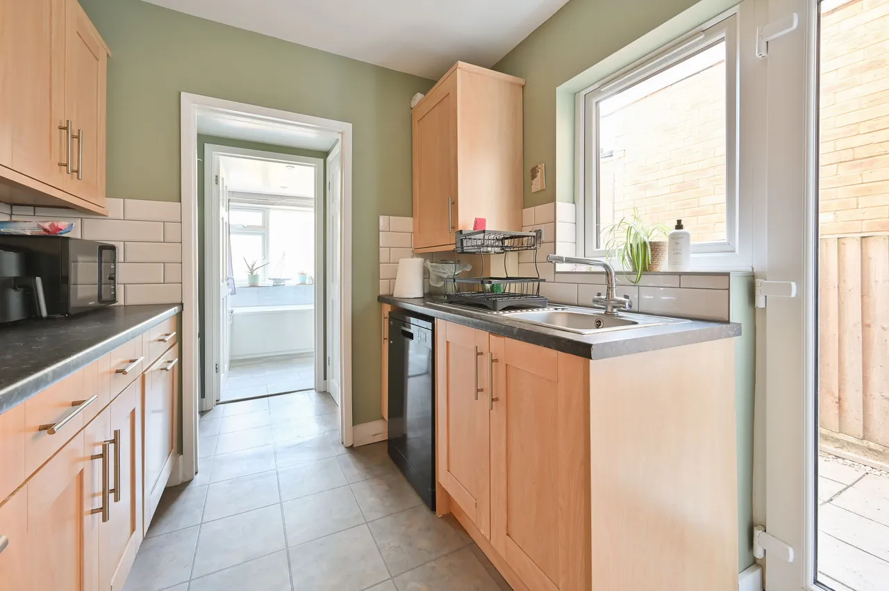 14 Cassiobridge Road, Watford, photo 4