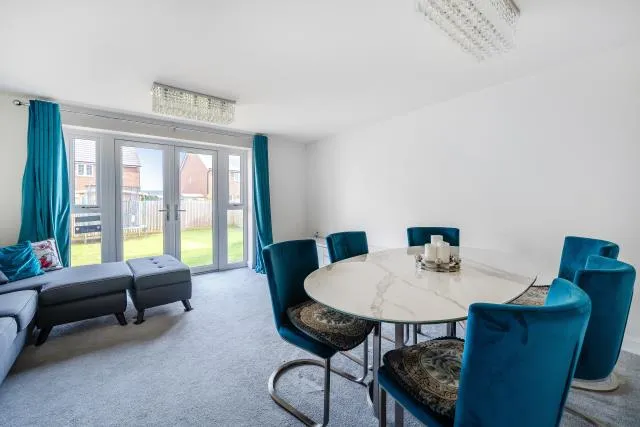 Restharrow Road, Broughton, HP22, photo 3