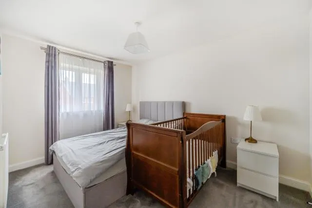 Restharrow Road, Broughton, HP22, photo 6
