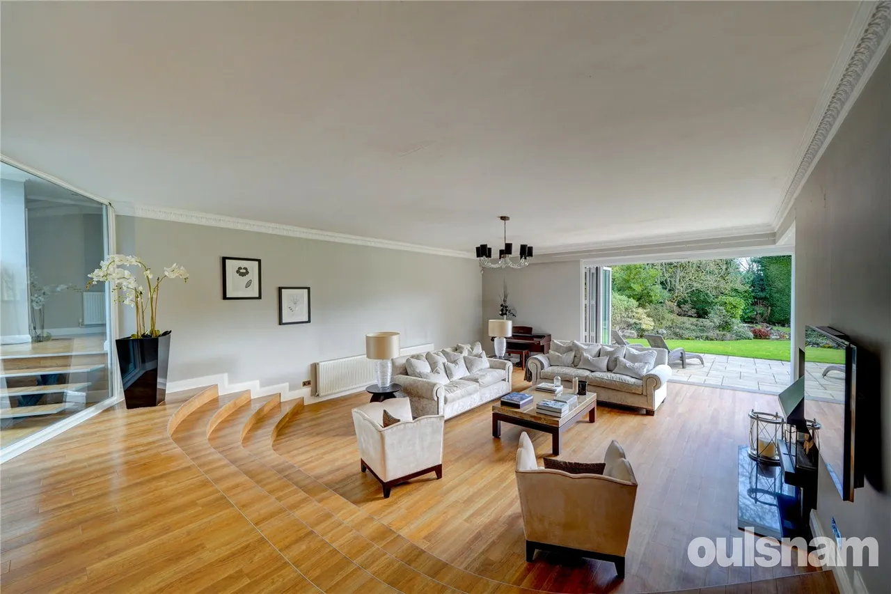 Blakesfield Drive, Barnt Green, Birmingham, Worcestershire, B45 8JT, photo 2