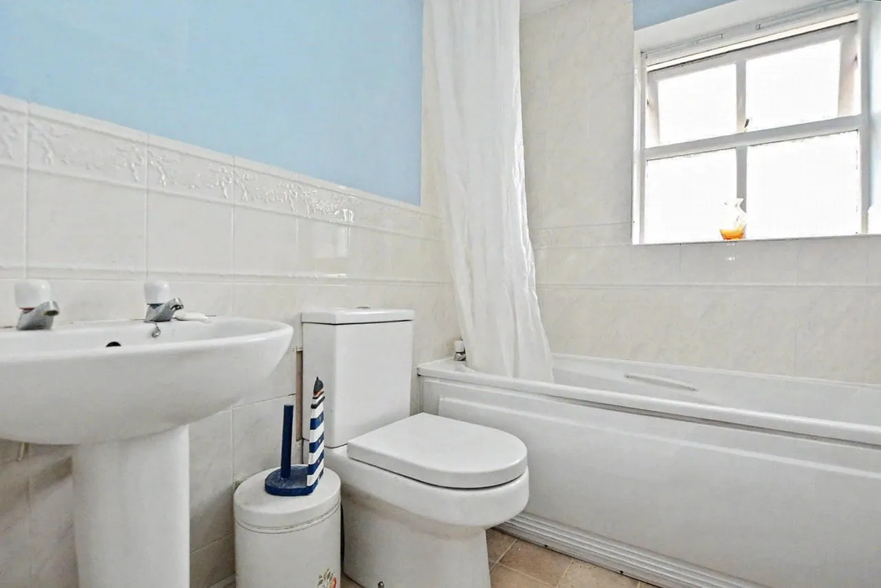 Moorland View, Rodley, LS13, photo 10
