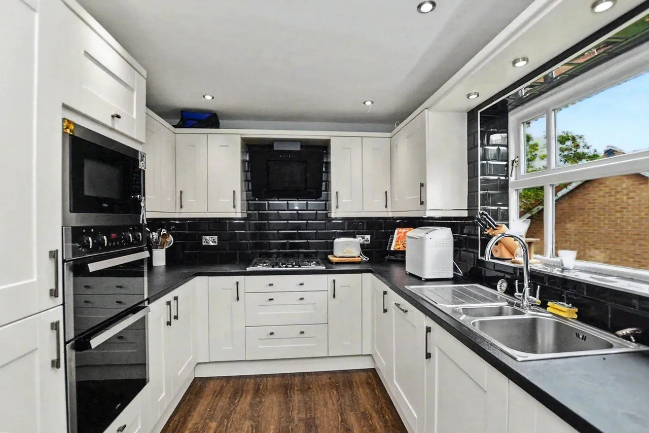 Moorland View, Rodley, LS13, photo 3