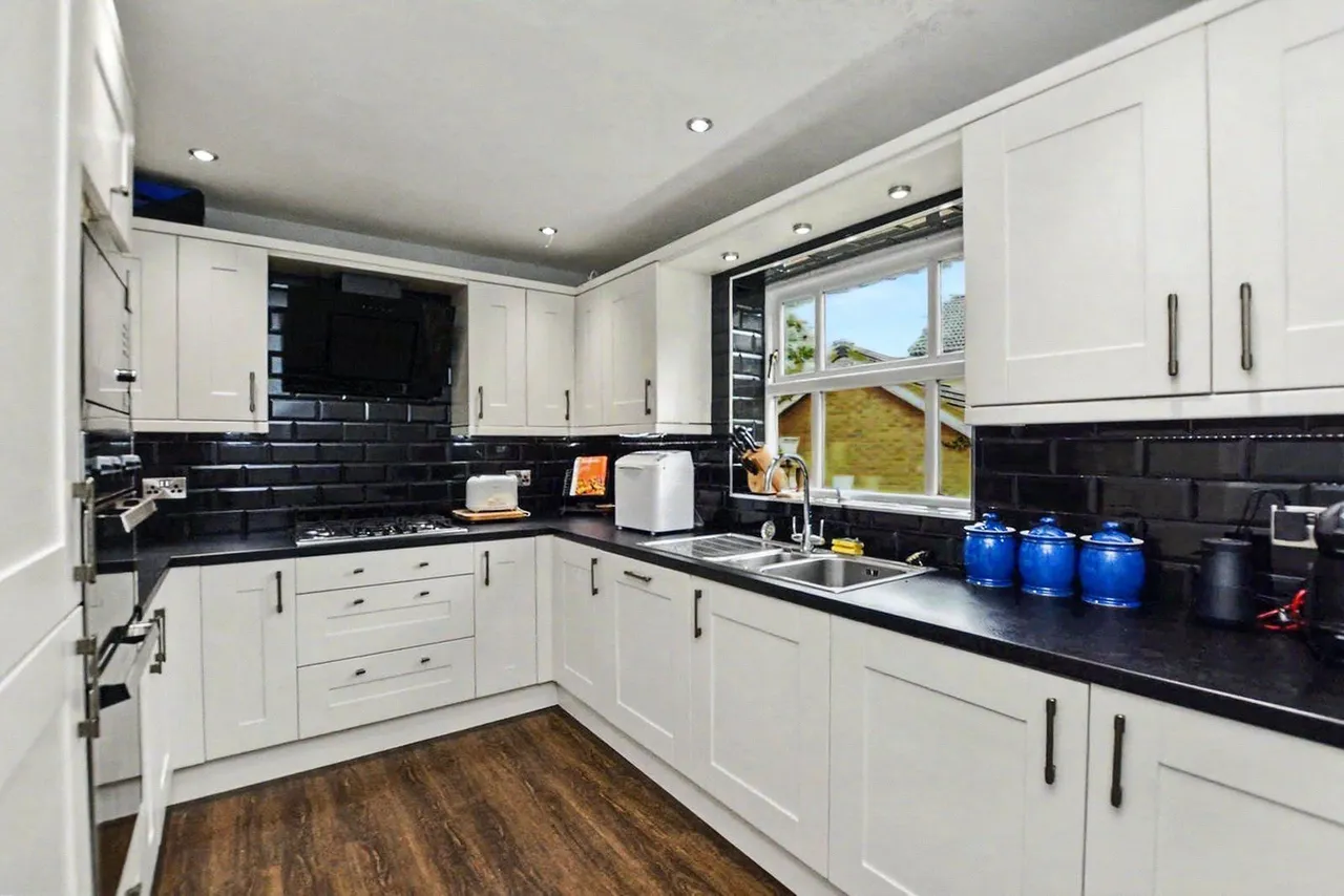 Moorland View, Rodley, LS13, photo 13