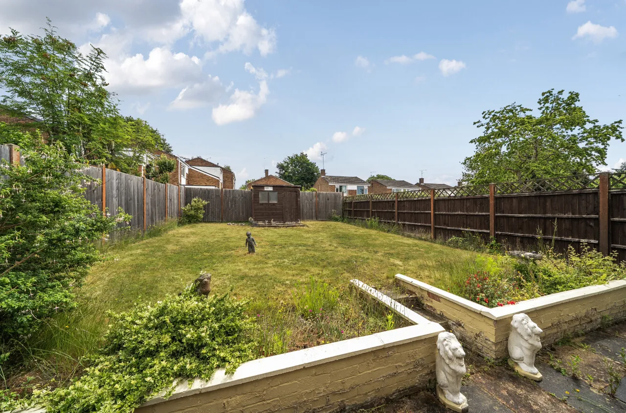 Holly Hedge Road, Frimley, Camberley, Surrey, GU16 8SU, photo 10