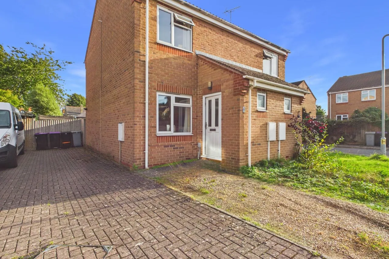 St. Georges Avenue, Stamford, PE9, photo 13