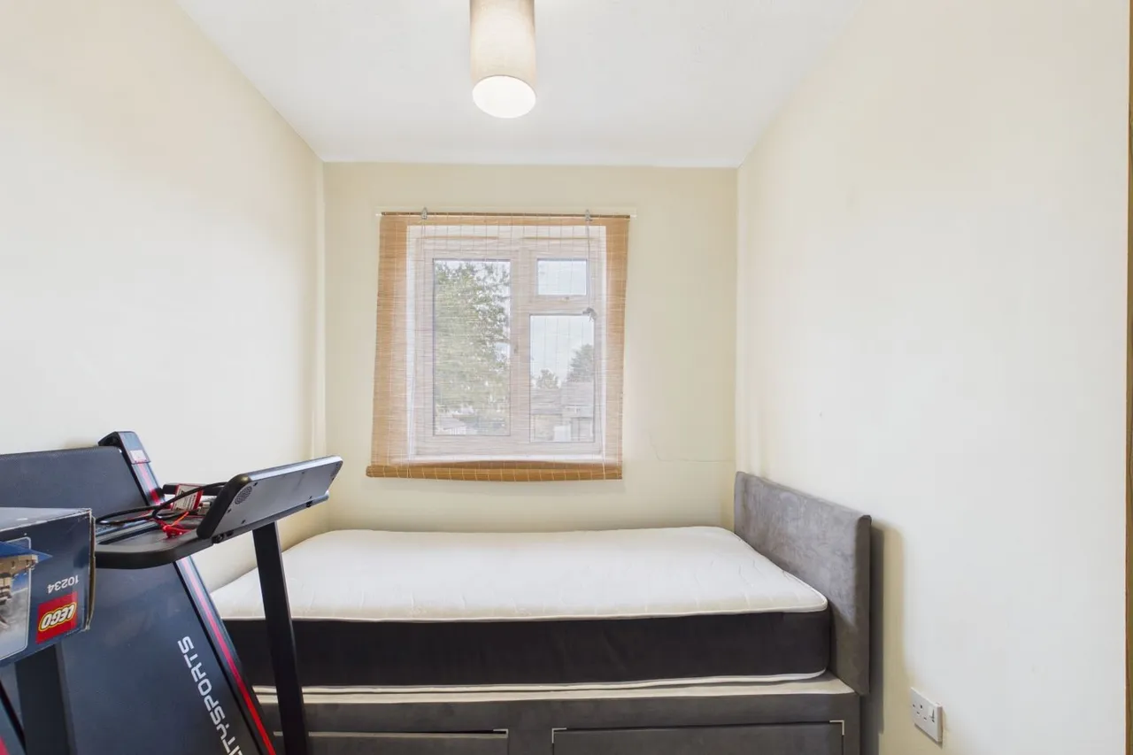 St. Georges Avenue, Stamford, PE9, photo 11