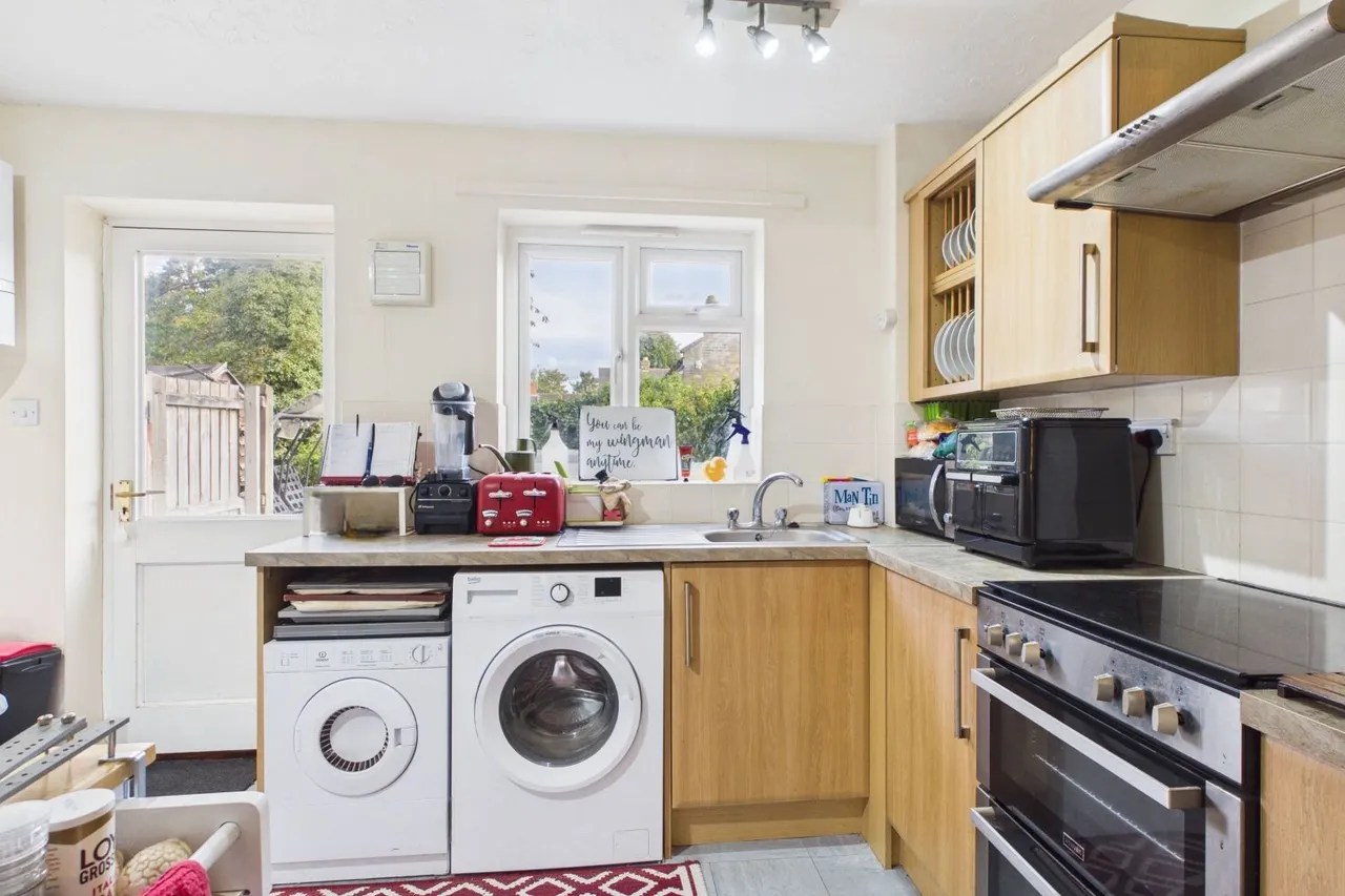 St. Georges Avenue, Stamford, PE9, photo 2
