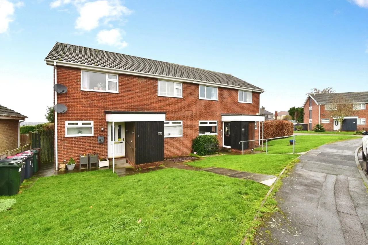 2 bed flat to rent — Coral Drive, Aughton, Sheffield, S26