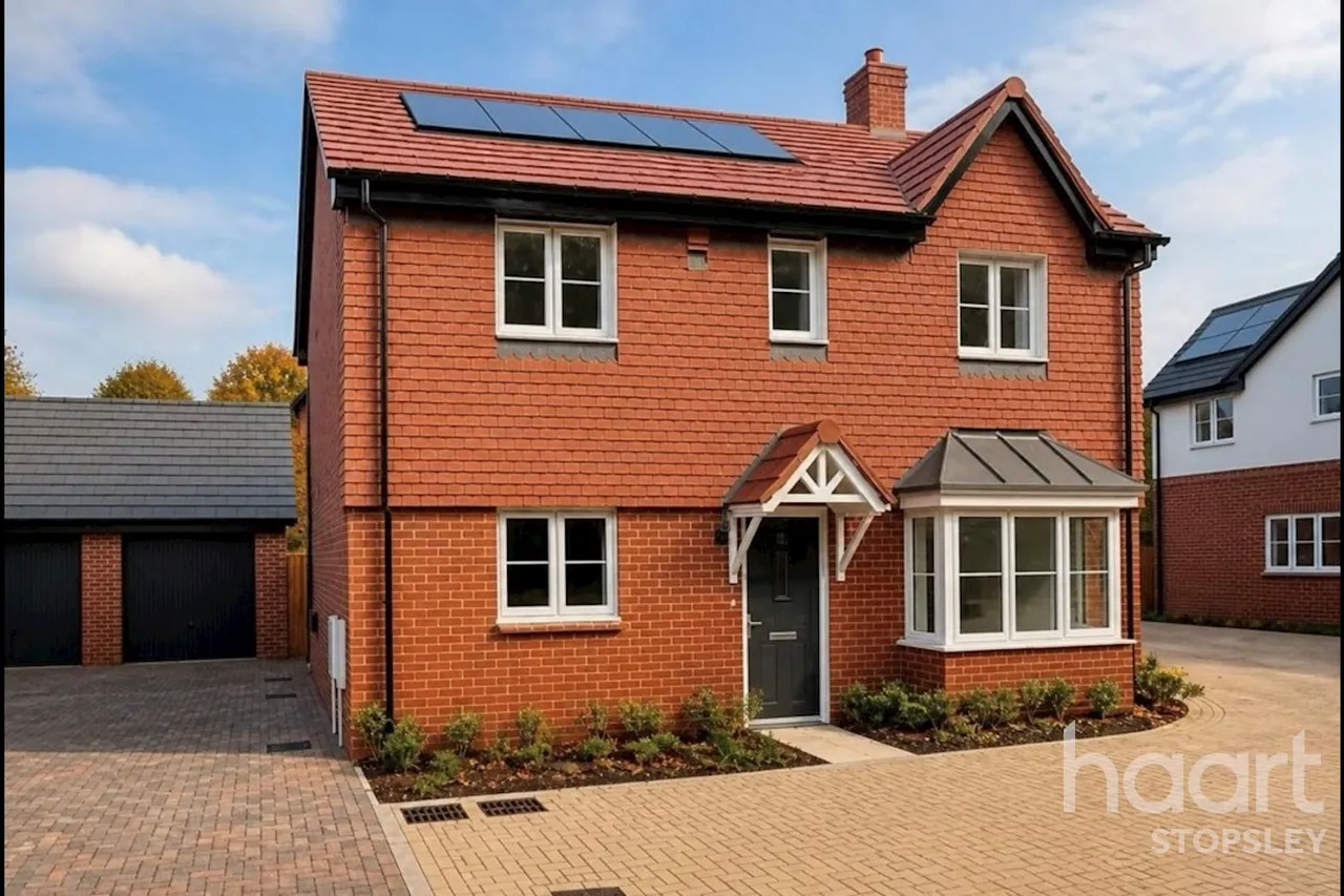 4 bed house for sale, Lewin Park, Langford, SG18