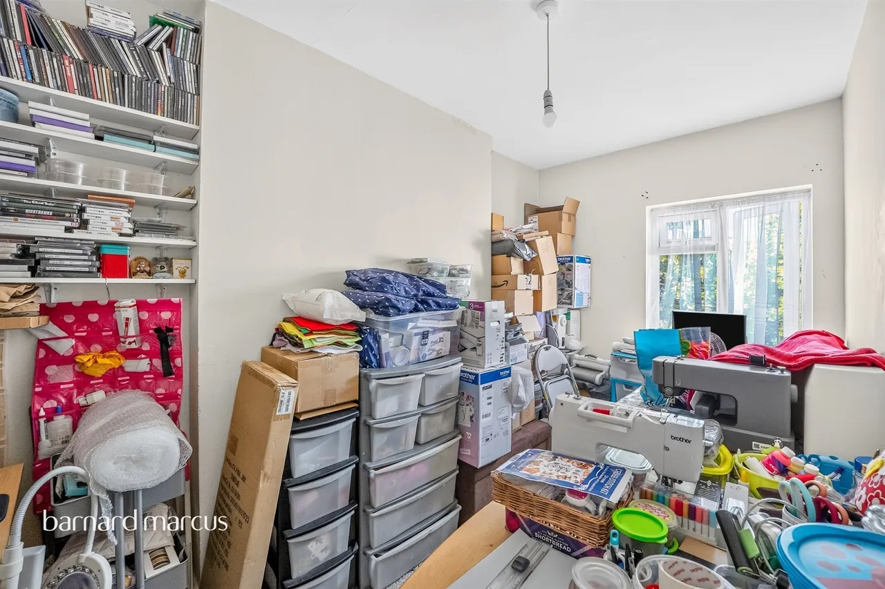 Camomile Avenue, Mitcham, CR4, photo 6