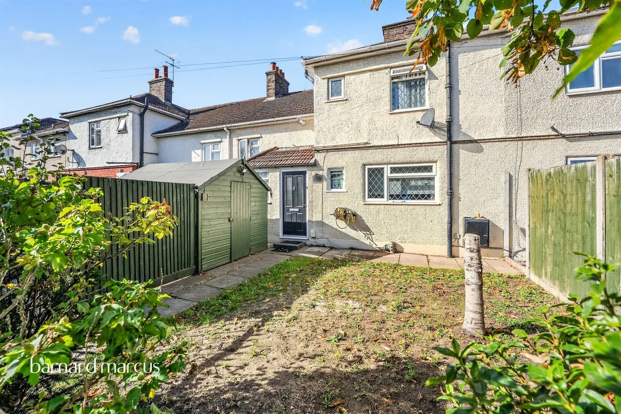 Camomile Avenue, Mitcham, CR4, photo 17