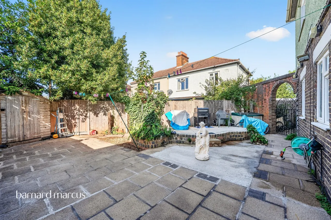 Camomile Avenue, Mitcham, CR4, photo 18
