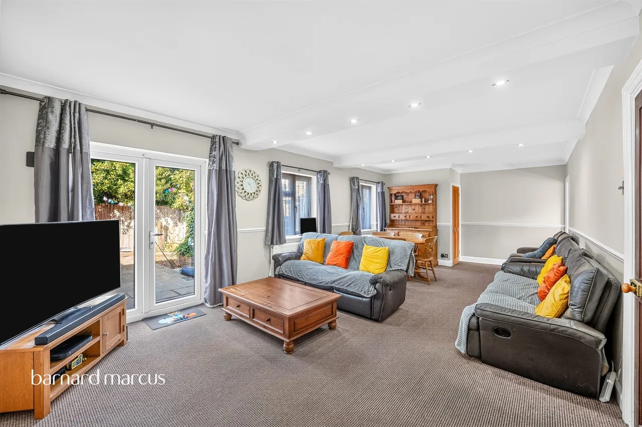 Camomile Avenue, Mitcham, CR4, photo 4