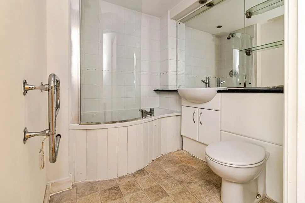 Elmira Way, Salford, M5, photo 8