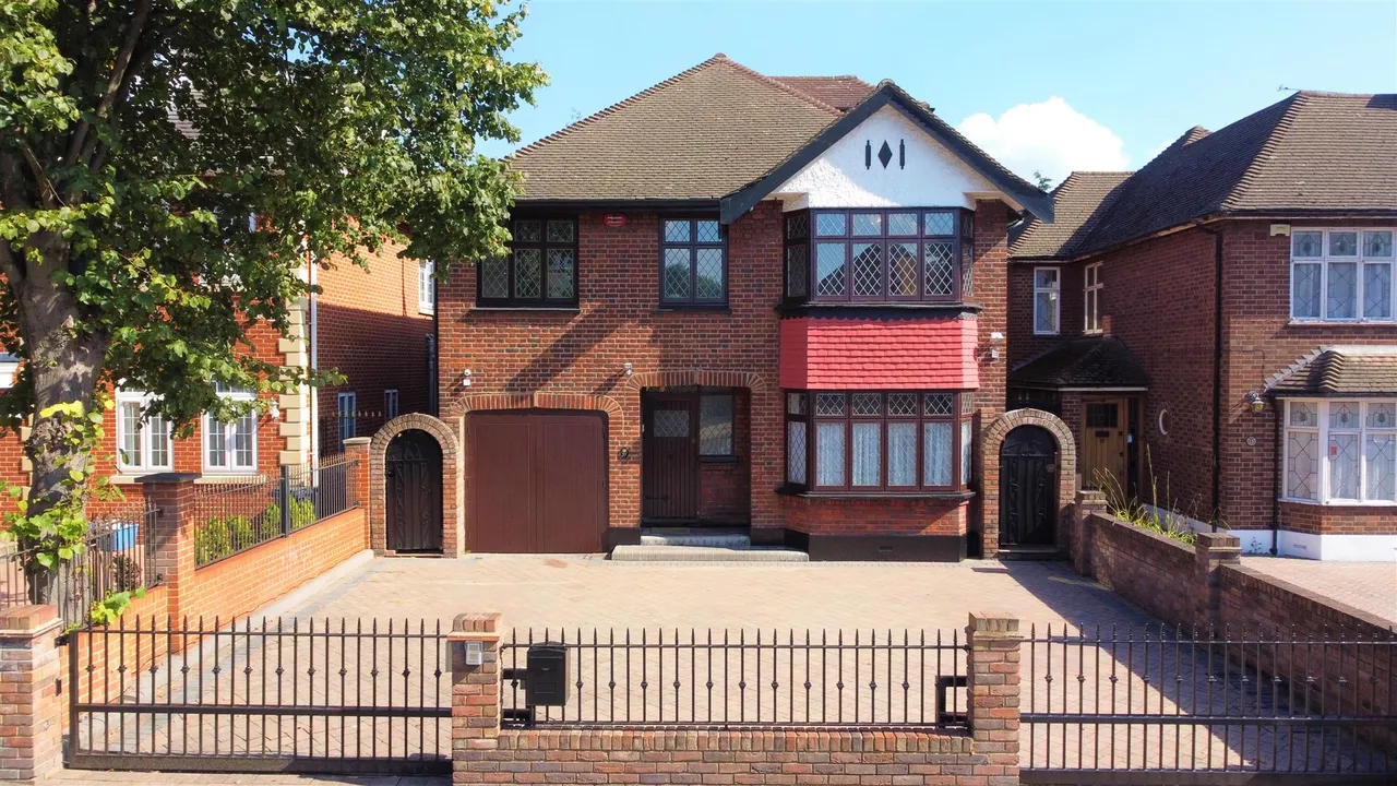6 bed house for sale — Malford Grove, South Woodford