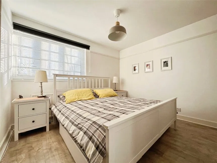 Well Hall Road, London, SE9, photo 9