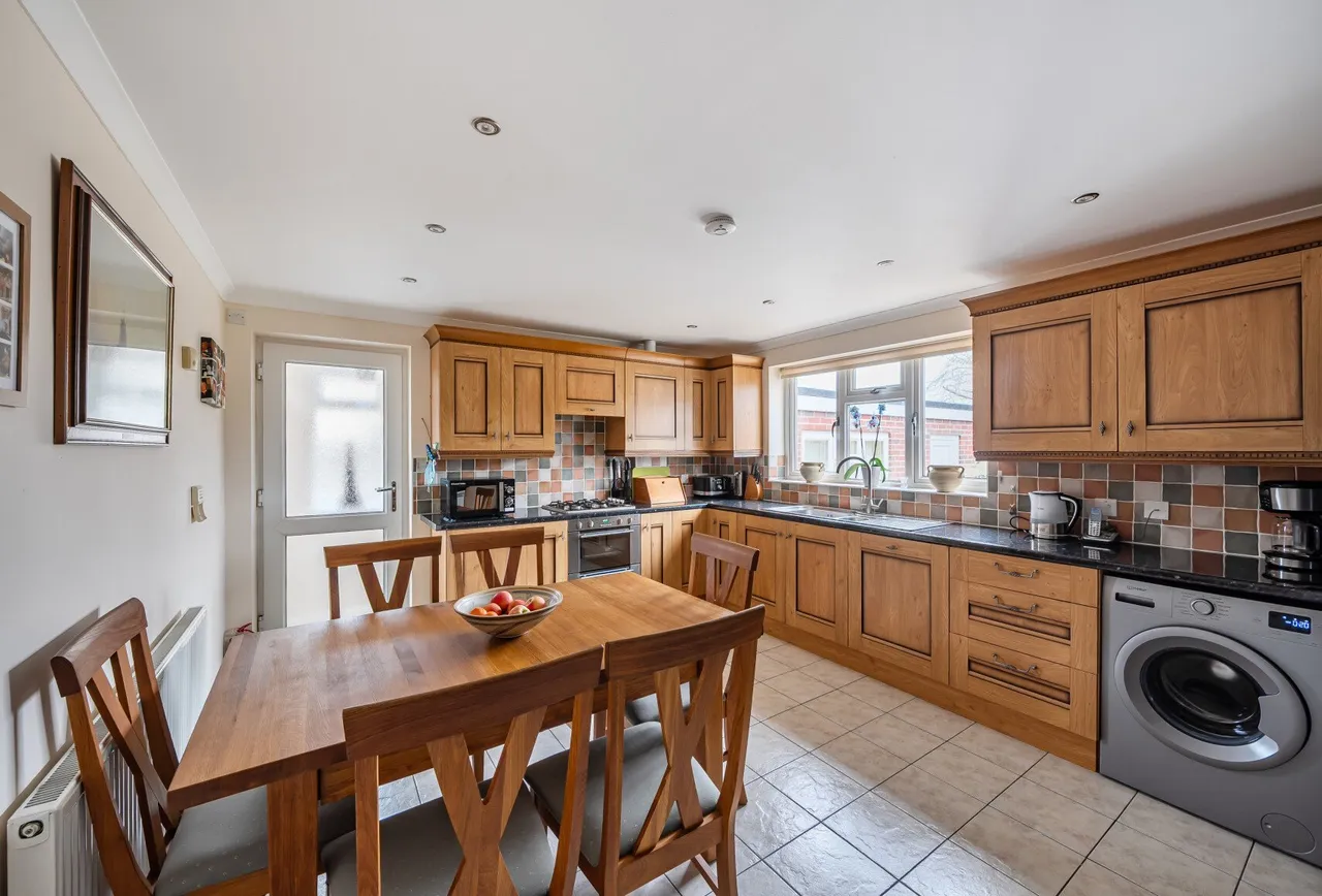 Northmead Road, Somerset, Midsomer Norton, BA3 2SH, photo 2