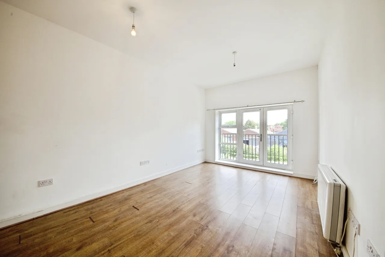 Frome court, Riverside close , Romford , RM1 1EY, photo 3