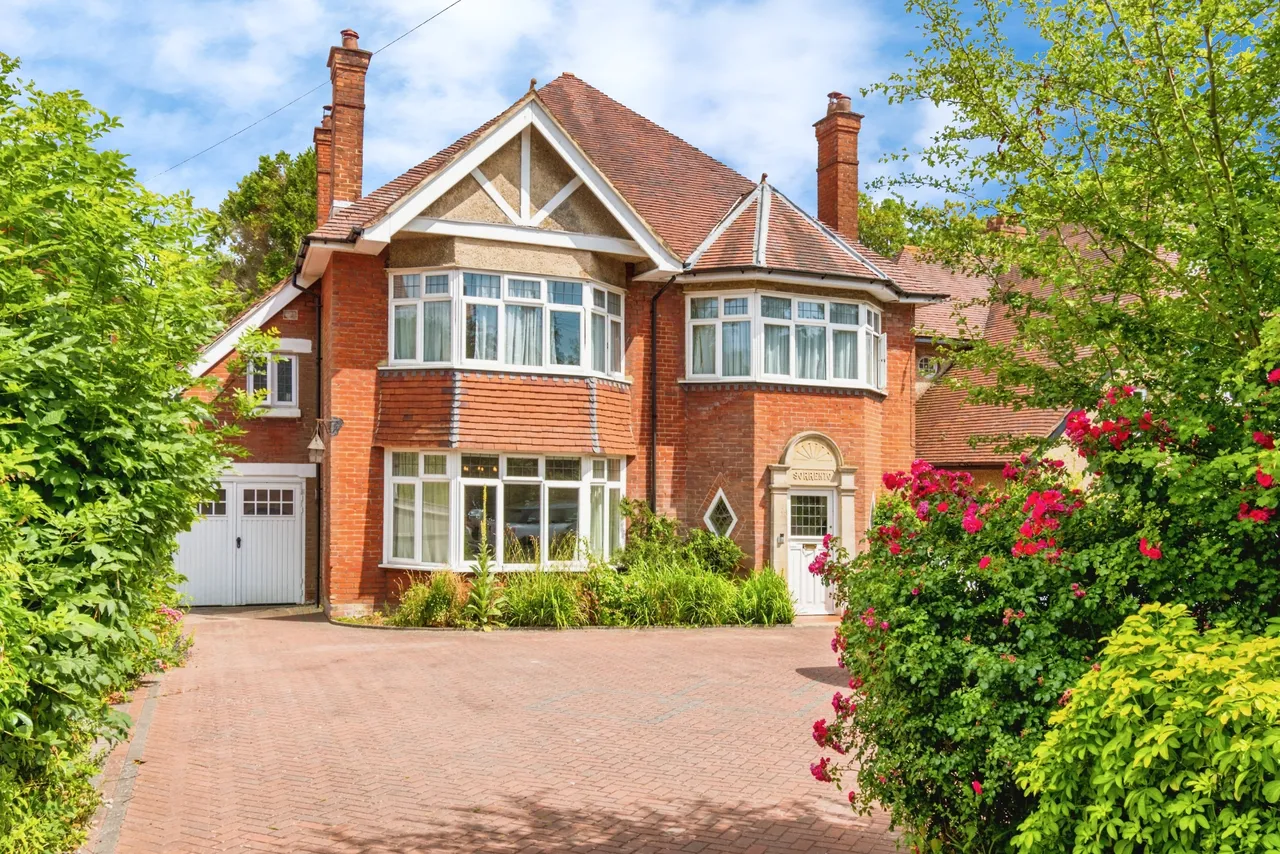 4 bed house for sale — Bassett Avenue, Southampton