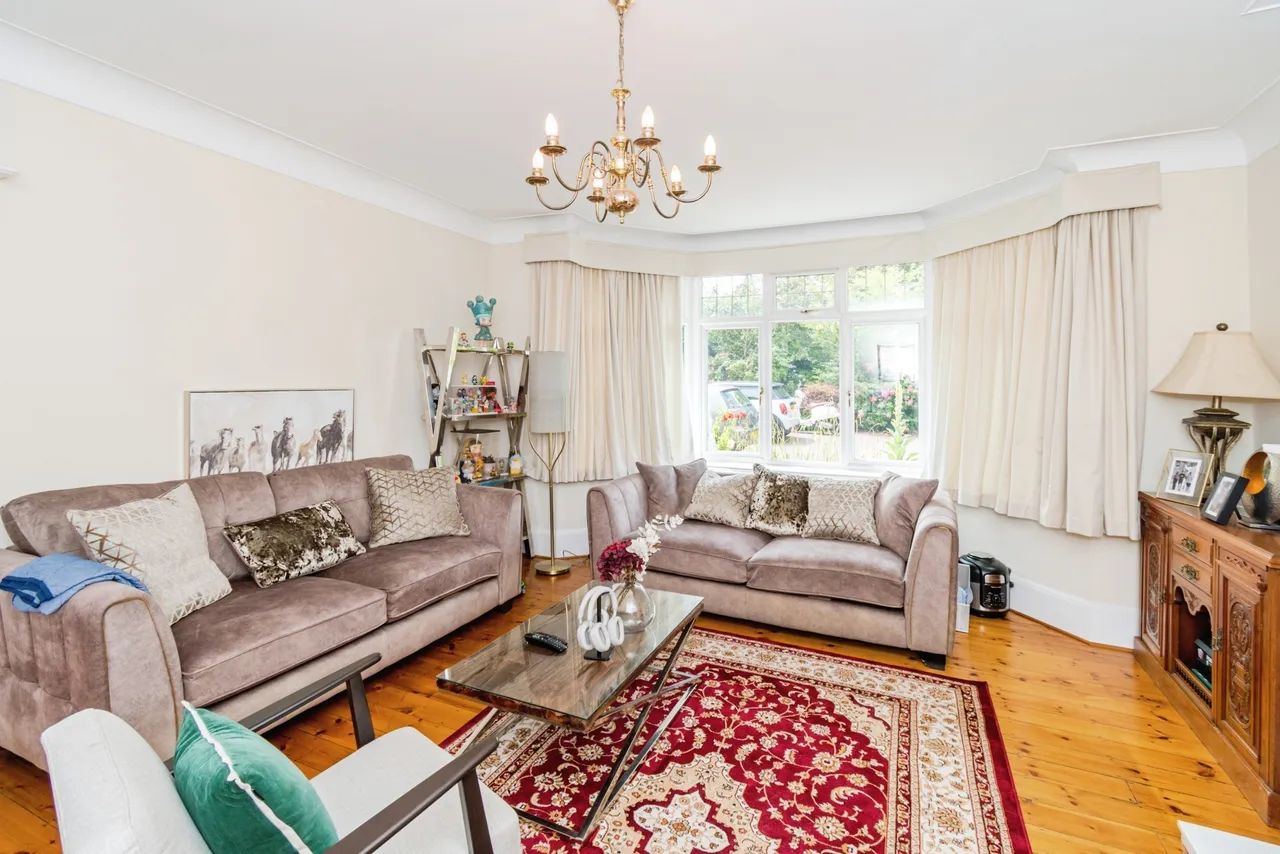 Bassett Avenue, Southampton, photo 3