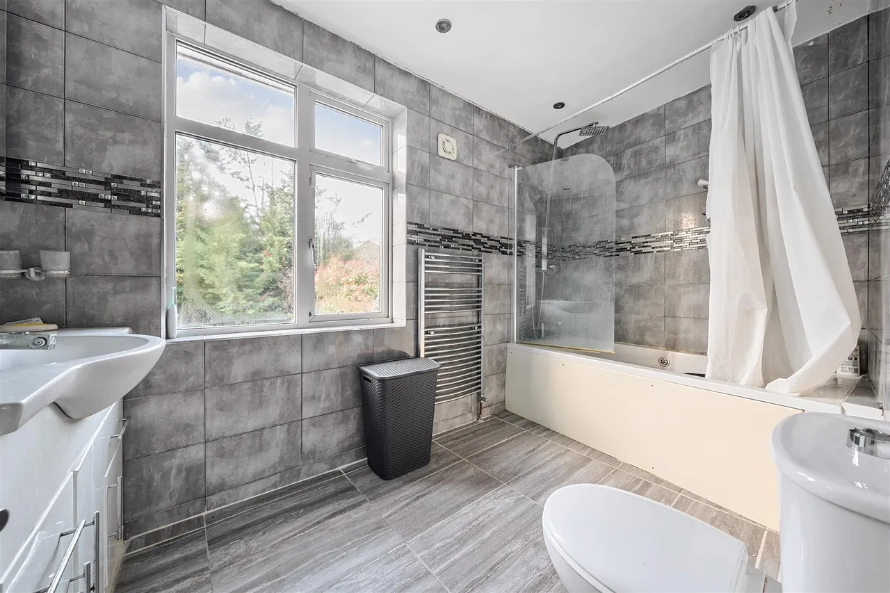 Corringham Road, Wembley Park, photo 12