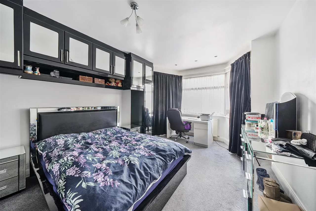 Corringham Road, Wembley Park, photo 9