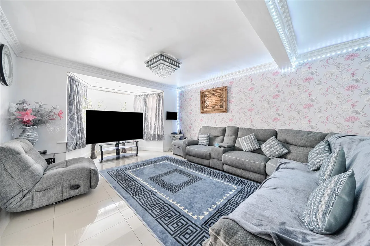 Corringham Road, Wembley Park, photo 2