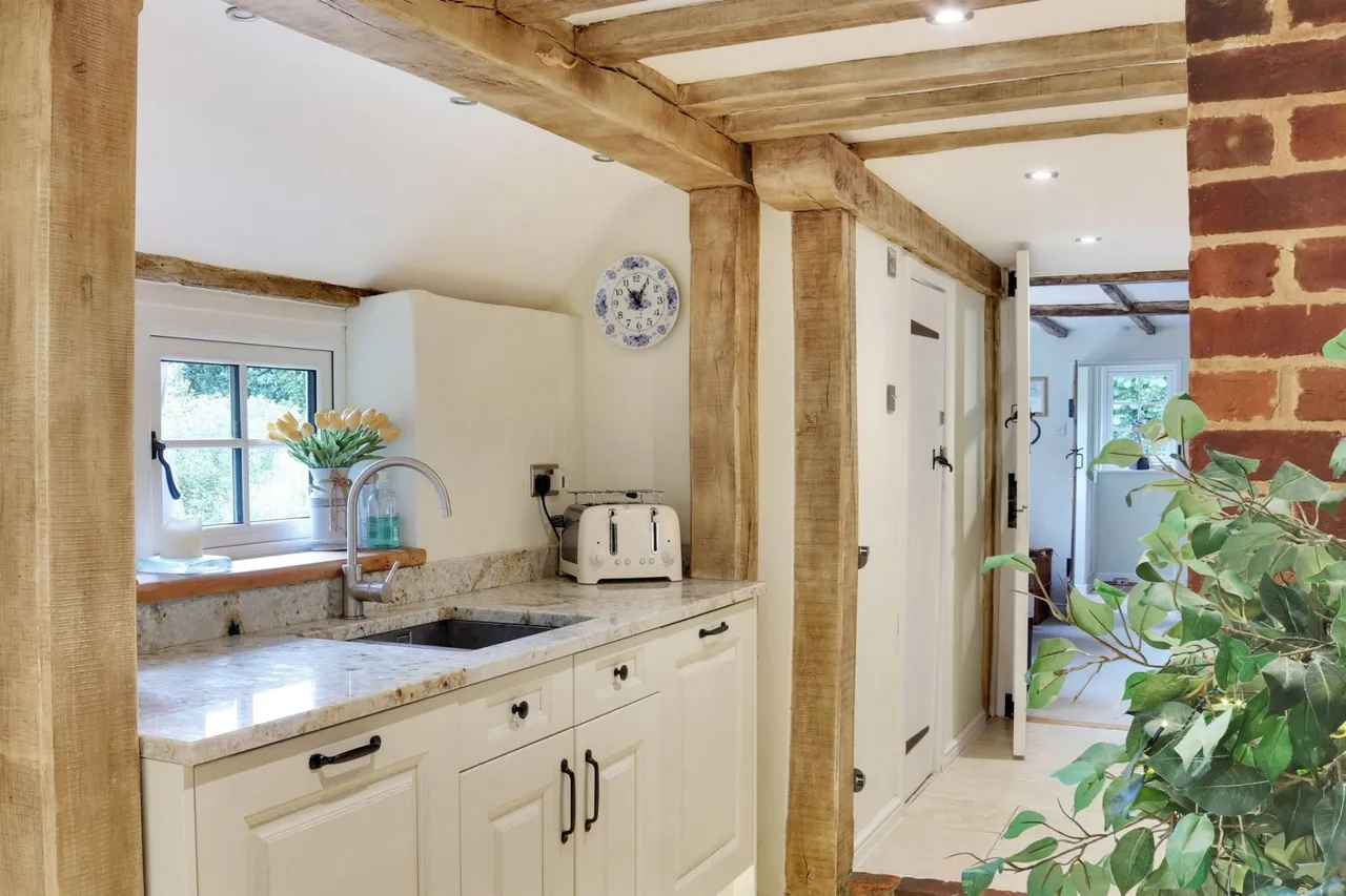 Upper Street, Broomfield, Maidstone, Kent, ME17 1PR, photo 11