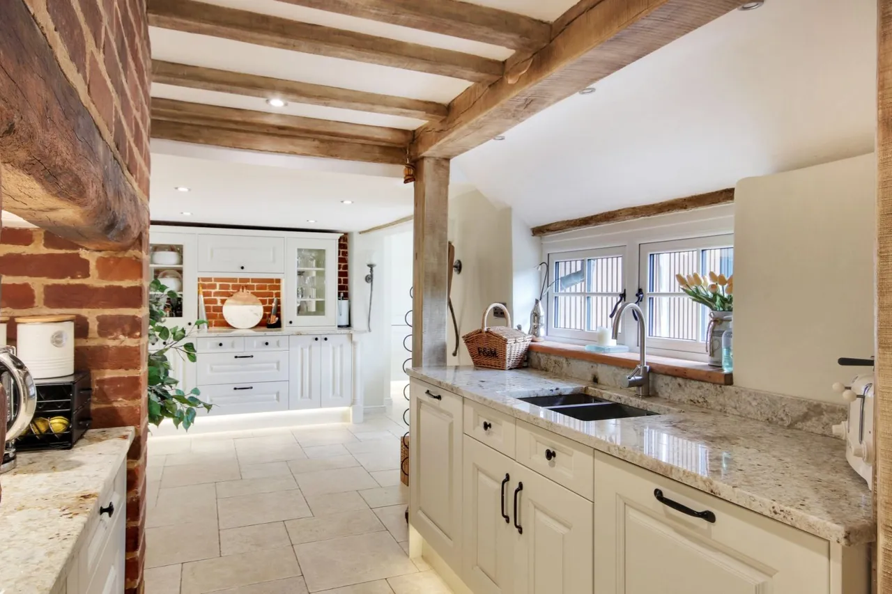 Upper Street, Broomfield, Maidstone, Kent, ME17 1PR, photo 9