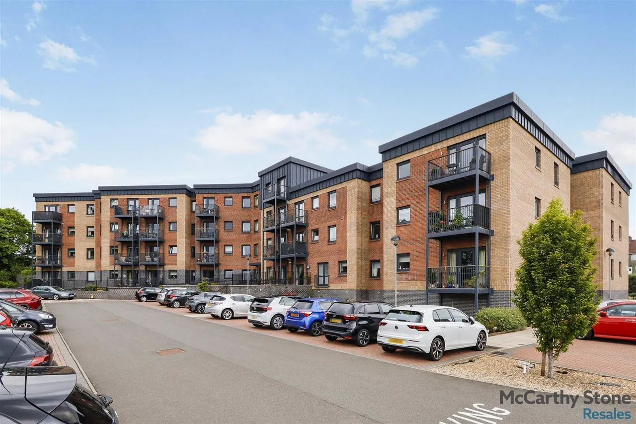 2 bed flat for sale, Craigdhu Road, Milngavie, G62