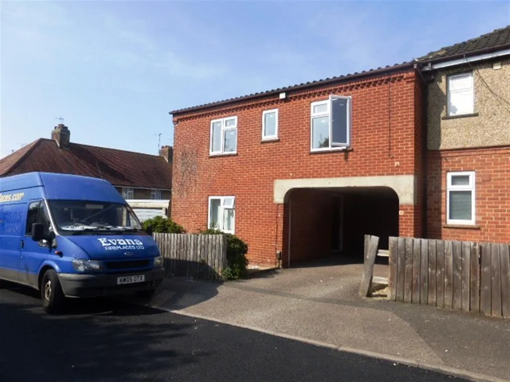 1 bed flat to rent — George Street, Higham Ferrers, RUSHDEN