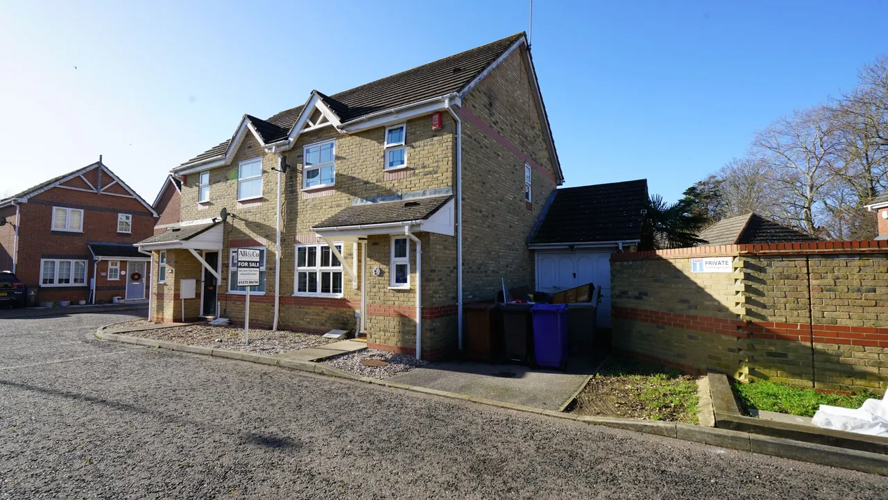 Hazel Drive, South Ockendon, Essex, RM15 6JT, photo 10