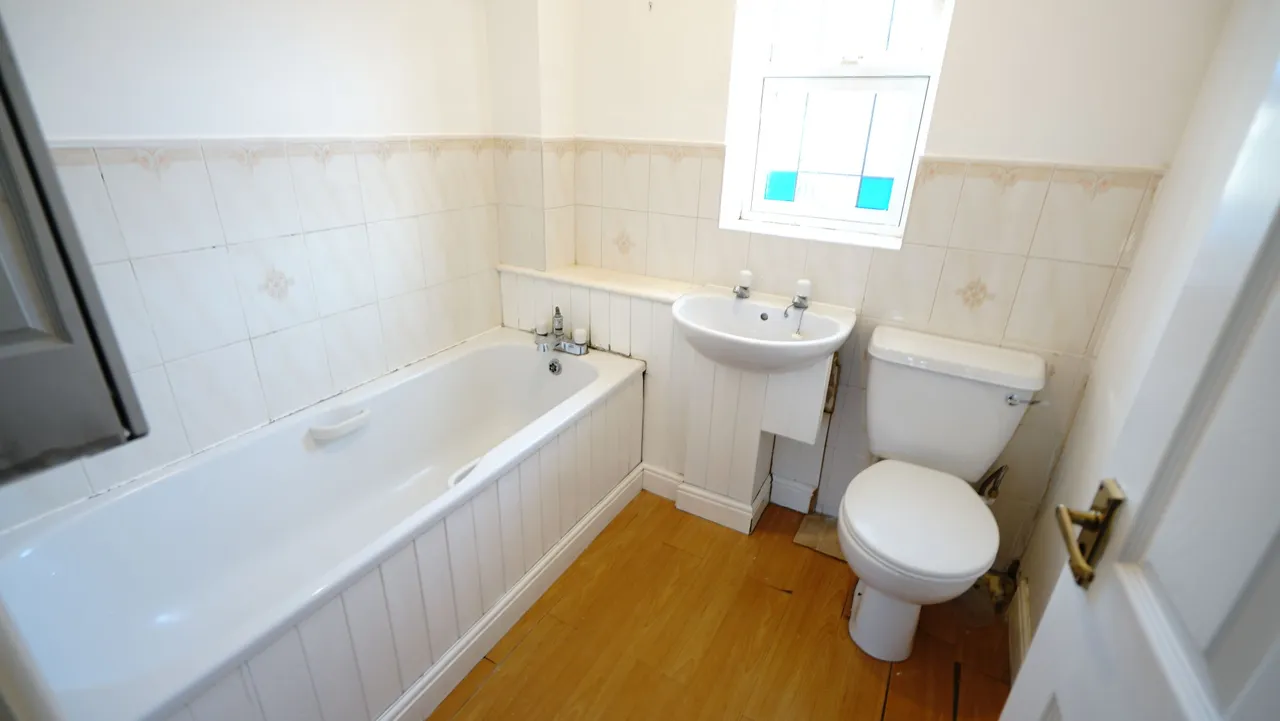 Hazel Drive, South Ockendon, Essex, RM15 6JT, photo 4