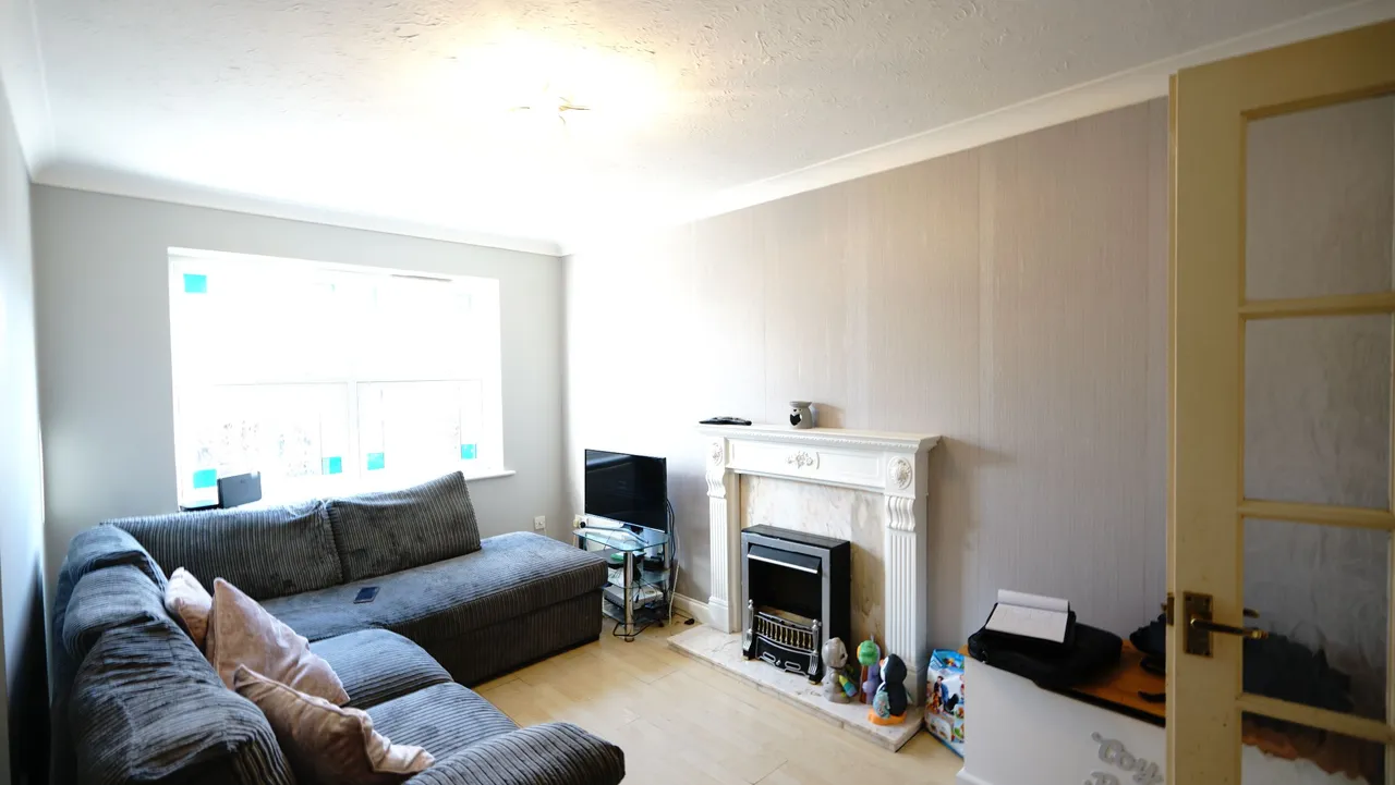 Hazel Drive, South Ockendon, Essex, RM15 6JT, photo 6
