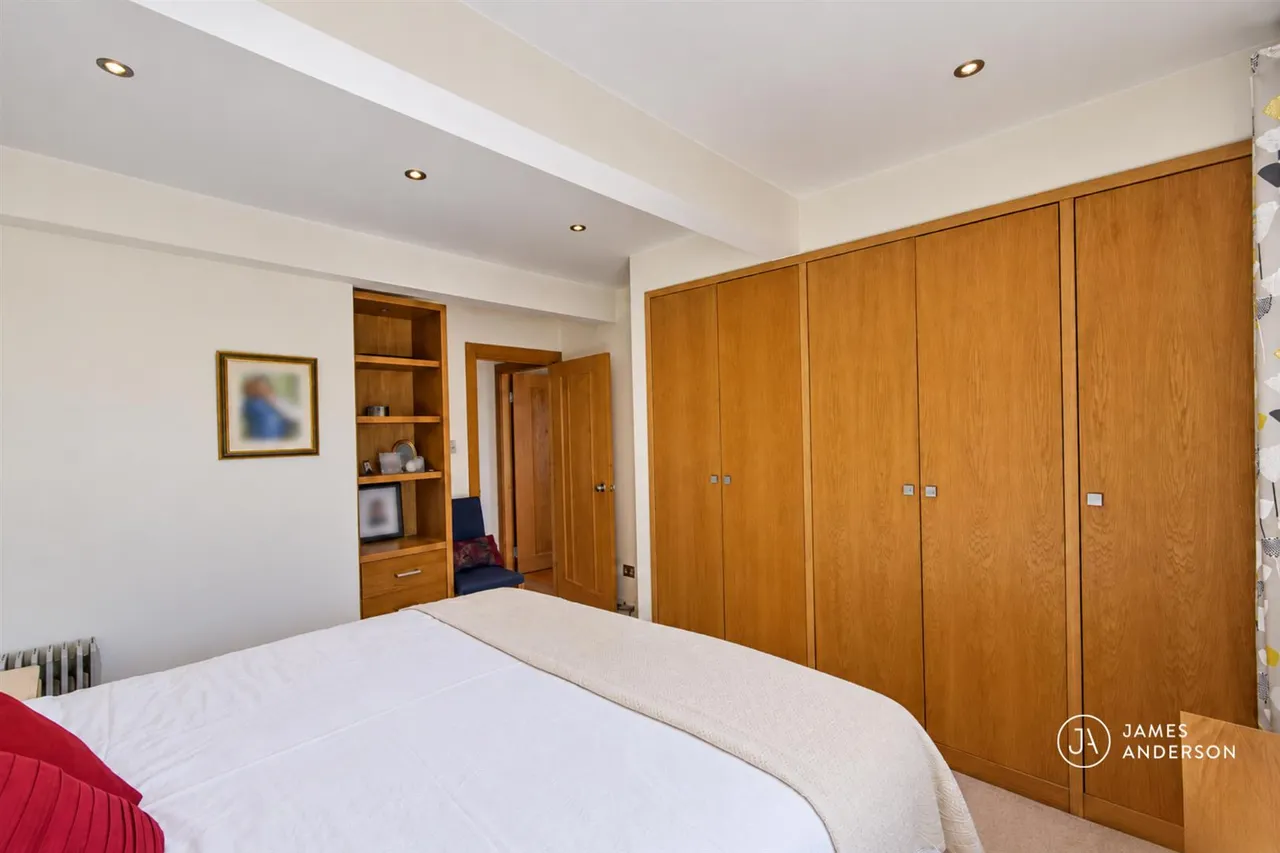 Barnes High Street, London, SW13, photo 4