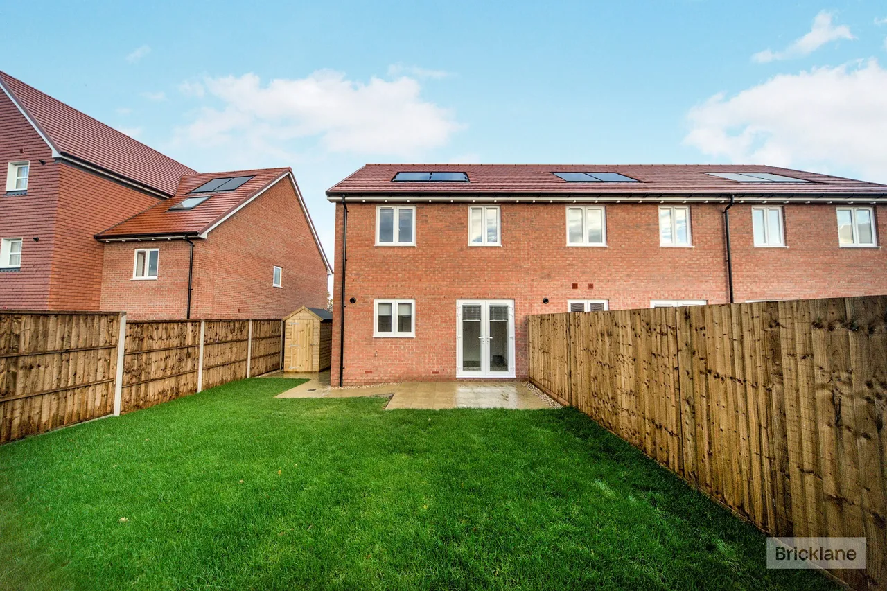 Funnell Drive, Stone Cross, BN24, photo 11