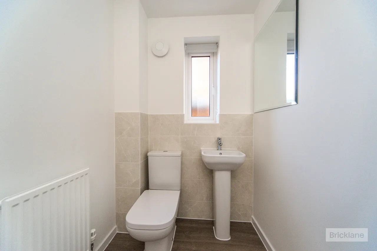 Funnell Drive, Stone Cross, BN24, photo 4