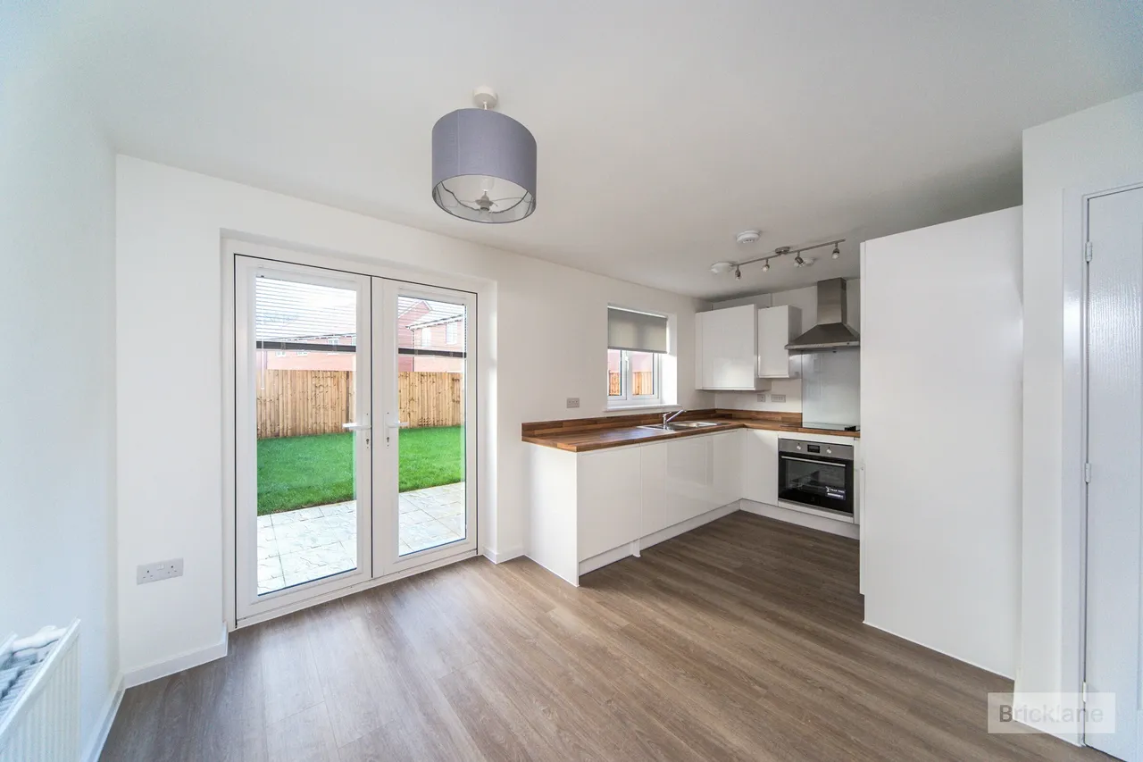 Funnell Drive, Stone Cross, BN24, photo 2