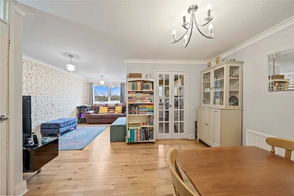 2 bed flat for sale — Marchmont Road, Wallington, SM6
