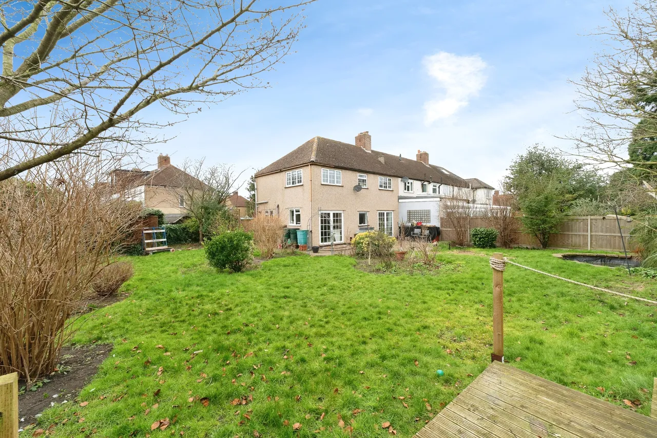 3 bed house for sale — Elm Close, Carshalton