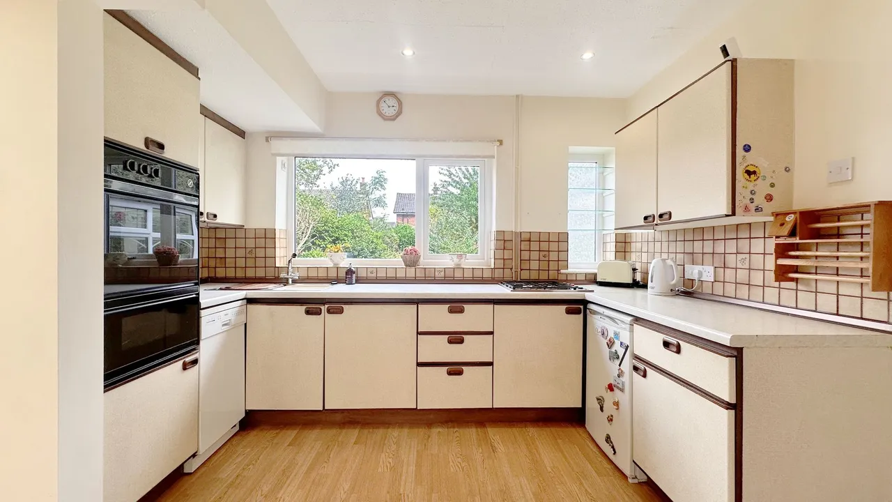 Clifford Road, Stockport, photo 11