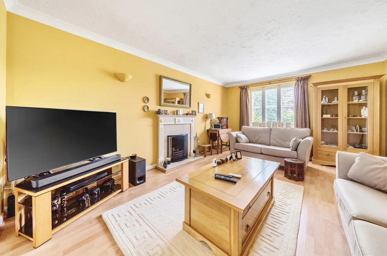 Gardenia Drive, West End, Woking, Surrey, GU24 9XG, photo 3