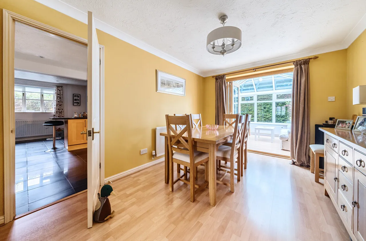 Gardenia Drive, West End, Woking, Surrey, GU24 9XG, photo 4
