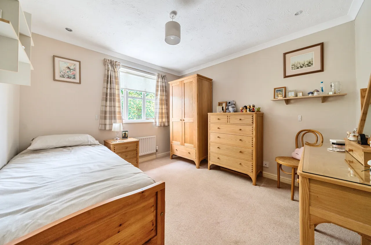 Gardenia Drive, West End, Woking, Surrey, GU24 9XG, photo 6