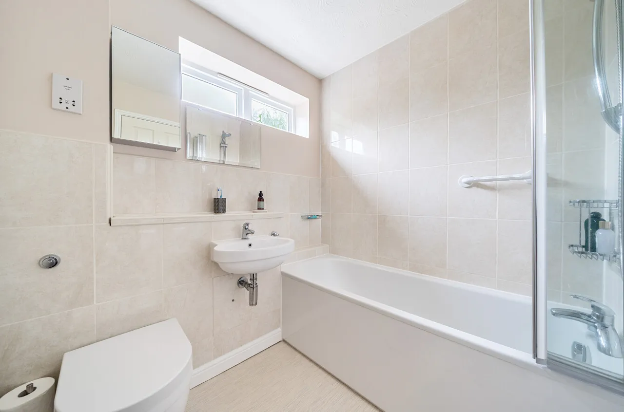 Gardenia Drive, West End, Woking, Surrey, GU24 9XG, photo 8
