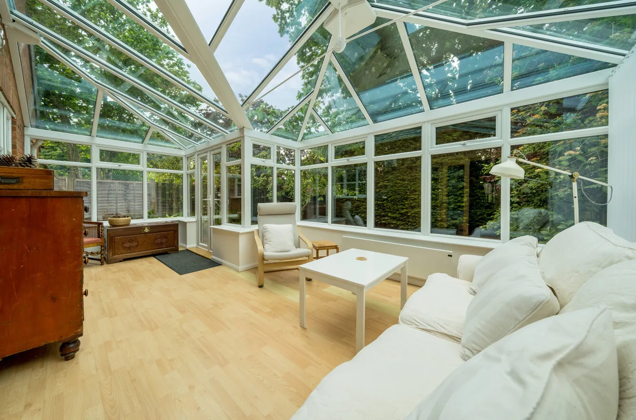 Gardenia Drive, West End, Woking, Surrey, GU24 9XG, photo 9