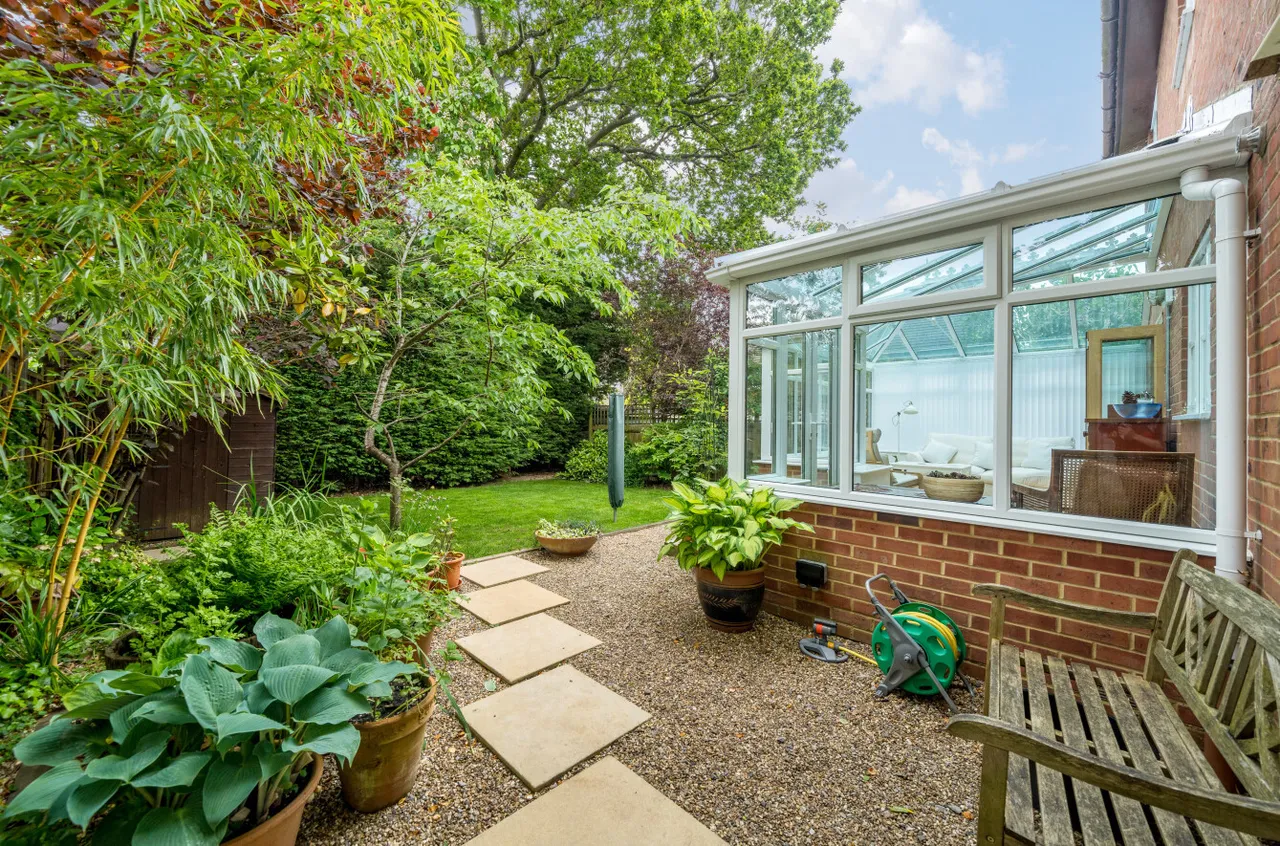 Gardenia Drive, West End, Woking, Surrey, GU24 9XG, photo 10